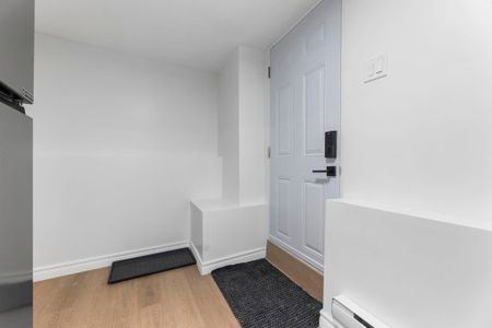 For Lease - 158 Indian Grove Unit# Unit B1, Toronto, Ontario - Photo 2