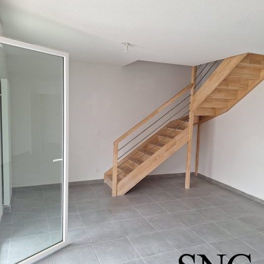 T4 duplex avec balcon + 2 pkgs sous sol - Photo 1