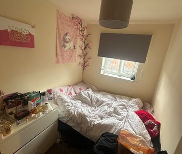 2 Bed Semi-Detached House, Aquarius Lane, M6 - Photo 2