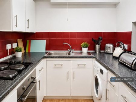 2 bedroom flat to rent - Photo 3