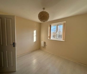 St Johns House, Robinson Road - Photo 2