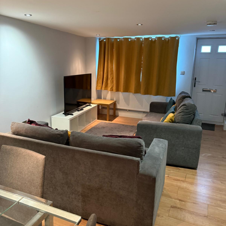 2 bedroom cottage to rent - Photo 1