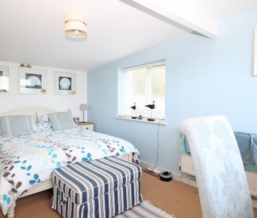 3 bedroom detached house to rent - Photo 4