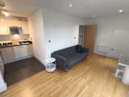 1 bedroom flat to rent - Photo 2
