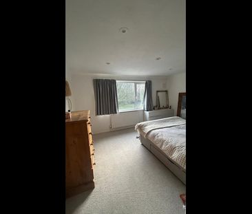 2 Bed Maisonette, Heathwood Court, SW12 - Photo 3