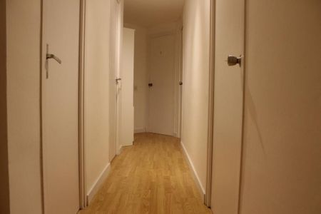 Large room in Roger de Flor street - Photo 2