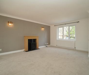 3 bedroom semi-detached house to rent - Photo 3