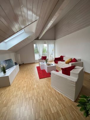 4.5 Z-W à 106 m² im Dachgeschoss - Photo 1