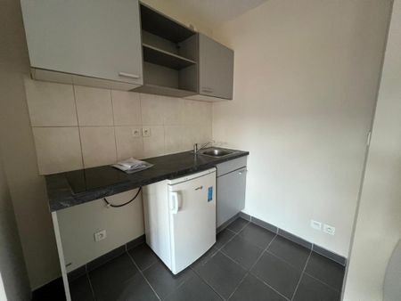 Location Appartement 2 pièces 34m² DEVILLE LES ROUEN 76250 - Photo 5