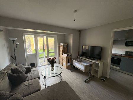 Northcote Road, Ash Vale, Aldershot, Surrey, GU12 - Photo 2