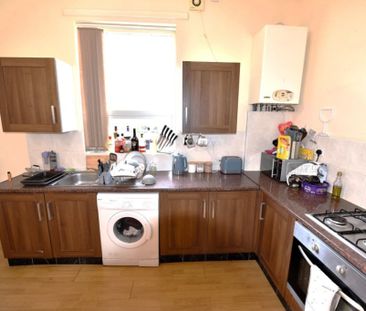 2 bedroom Flat in 14 Raglan Road, Leeds - Photo 5