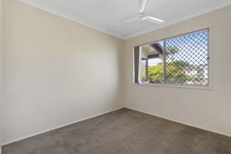 57 MacArthur Crescent, Slacks Creek. - Photo 2