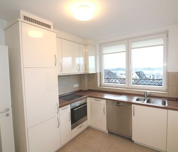 Wunderschöne 3 Zimmer Wohnung im Staffelgeschoss und Tiefgaragenste... - Photo 6