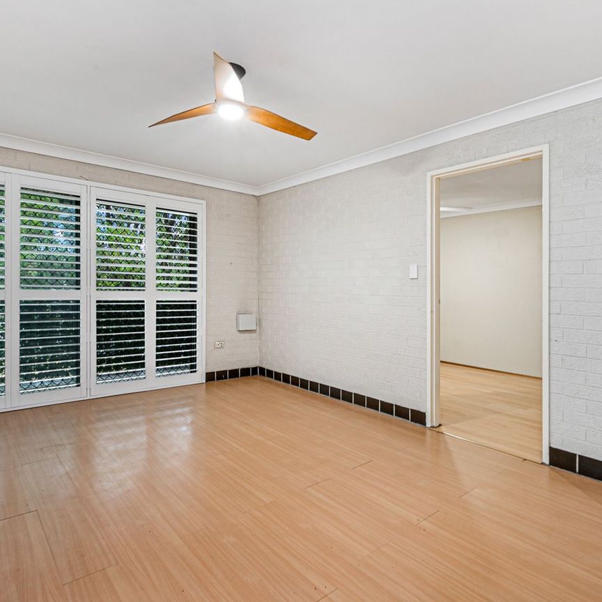 Convenient Locale - Minutes from Penrith Westfield & Nepean Hospital! - Photo 1