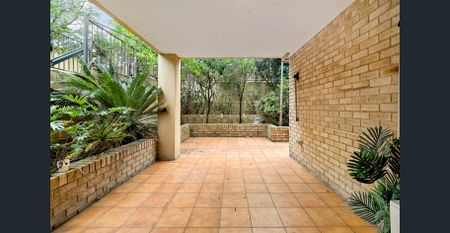 Oversized 2 Bedroom Ground Floor Unit - Photo 5