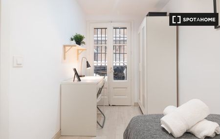 barcelona, Catalonia 08003 - Photo 2