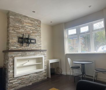 Studio Flat, Fullerton Road, CR0 - Photo 1