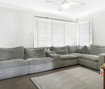 GREAT FAMILY HOME - Photo 3