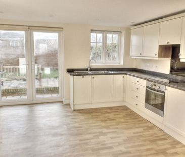 3 bedroom semi detached house to rent - Photo 3