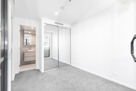 304/65 Cooyong Street, Braddon - Photo 2