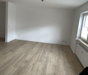 Schöne 1,5-Zimmer-Wohnung mit Balkon in zentraler Lage - Photo 1