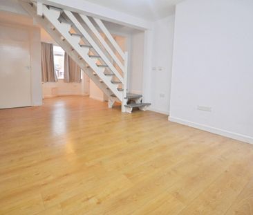 3 bedroom House To Let - Photo 2