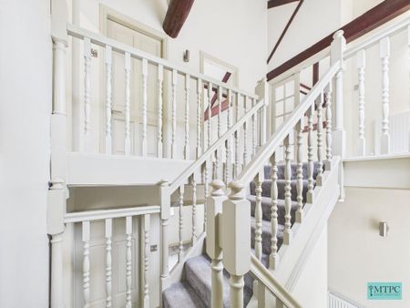 4 bedroom semi-detached house to rent - Photo 4