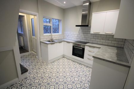 2 bedroom terraced house to rent - Photo 4