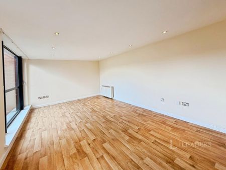 2 bedroom flat to rent - Photo 3