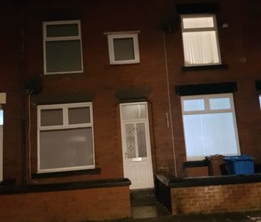 3 Bed Terraced House, Smyrna St, OL4 - Photo 1