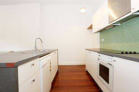 1/157 Bouverie Street, Carlton VIC 3053 - Photo 2