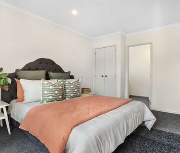 Spacious 3-bedroom Home With Double Garage In Melville! - Photo 4