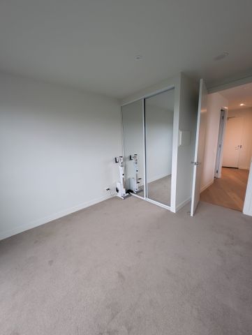 Flemington - Photo 2