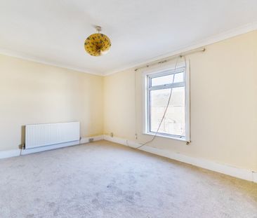 Harold Road, SITTINGBOURNE, Kent, ME10 - Photo 3