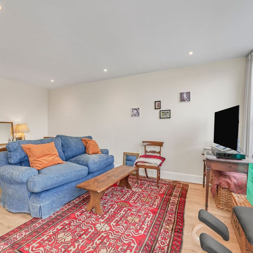 Rosenau Road, Battersea, London, SW11 - Photo 1