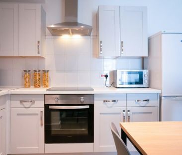 1 bedroom in a house share to rent - Photo 4