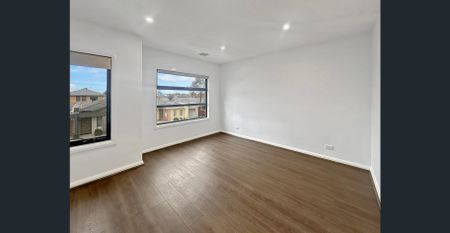 Beautiful Home Designed For Comfort! - Photo 3