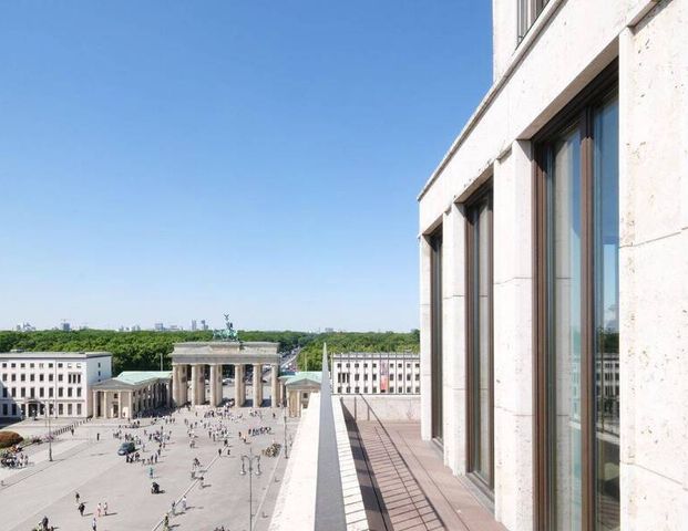 Berliner Prestige-Adresse: Einzigartiges Domizil mit Blick auf das Wahrzeichen der Stadt - Foto 1