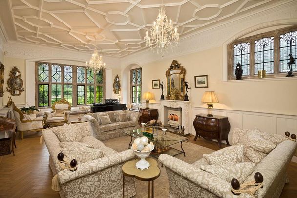 9 bedroom manor house to rent - Photo 1