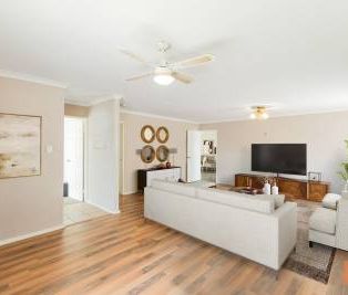 Low Maintenance Secure Home - Photo 2