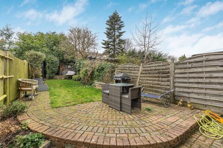 4 bedroom terraced house to rent - Photo 3