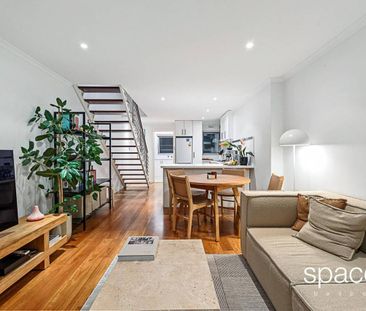 QUALITY AND COMFORT IN MOSMAN PARK - Photo 6