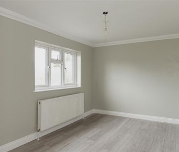 3 bedroom detached house to rent - Photo 2