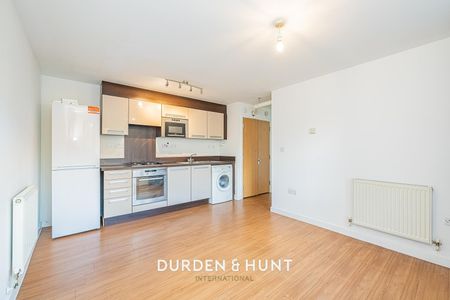 Cannock Court, Hawker Place, Walthamstow - Photo 5