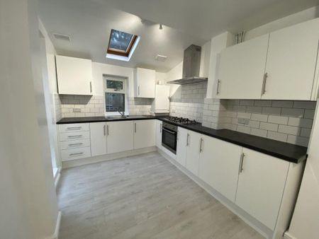 3 bedroom terraced house to rent - Photo 5