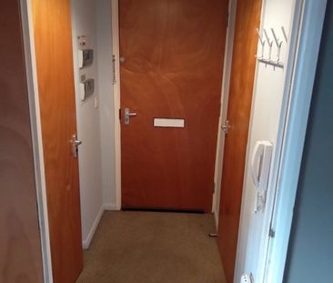 Room in a Shared Flat, Brook Court, NG7 - Photo 5