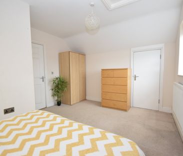 1 bed flat to rent in Cathays Terrace, Cathays, CF24 - Photo 2