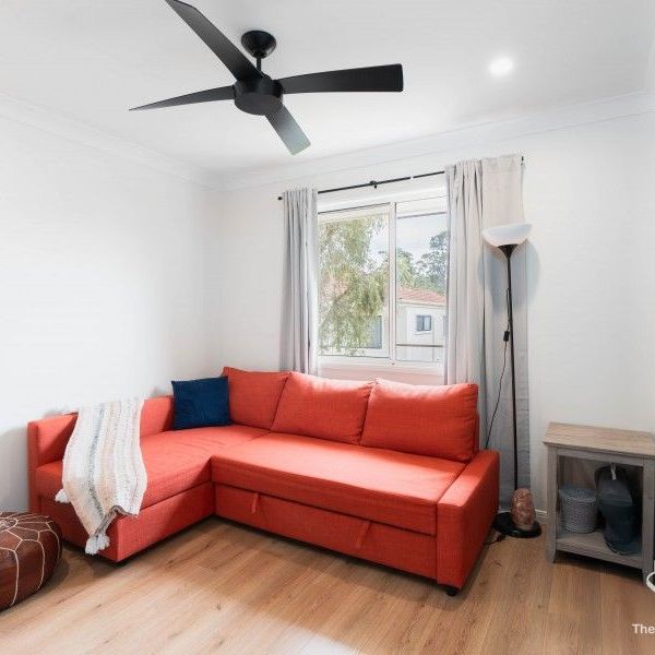 Stylish 3-Bedroom Townhouse in Secure Gated Calamvale Complex - Photo 1