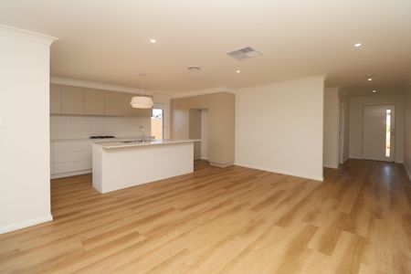 9 Burt Street Gobbagombalin NSW - Photo 5