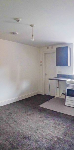 1 Bedroom Studio For Rent - Photo 1